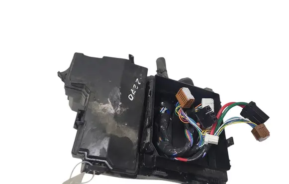 Nissan X-Trail T31 Fuse module 24384ET80A