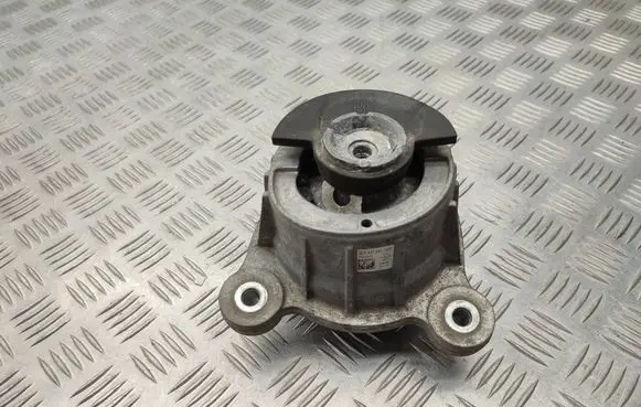 Mercedes-Benz Vito Viano W447 Engine mount bracket A4472411400