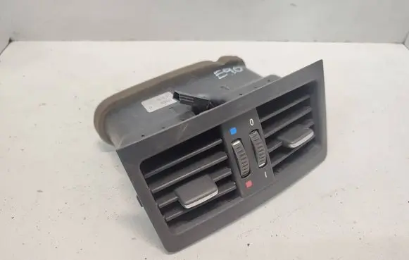 BMW 3 E90 E91 Rear air vent grill 7210639 64227210639