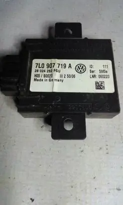 Volkswagen Touareg I Alarm control unit/module 7L0907719