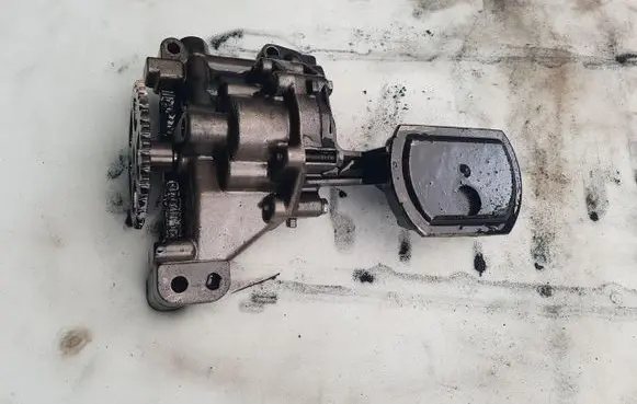 Ford Mondeo MK IV Oil pump 