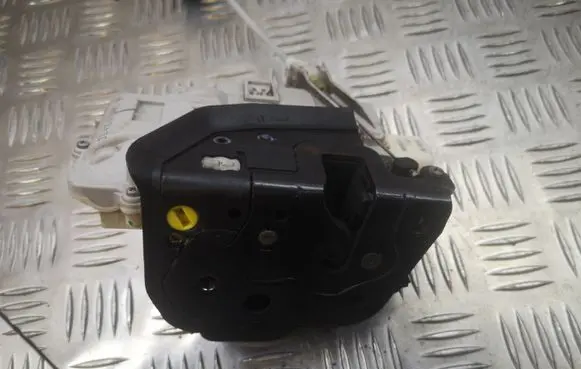 Audi A3 S3 A3 Sportback 8P Front door lock 4F2837015