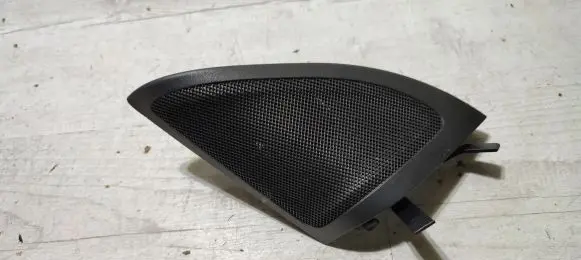 Mercedes-Benz A W176 Front door high frequency speaker A1767200111 09165693