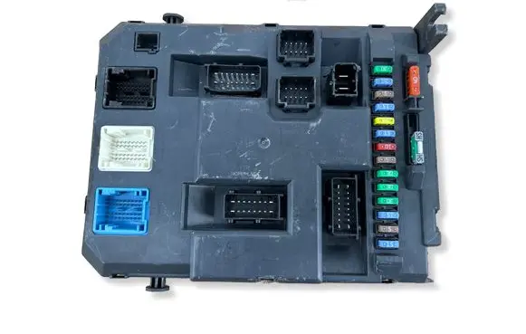 Peugeot 208 I Fuse module 9666952080 20111005 22661F01
