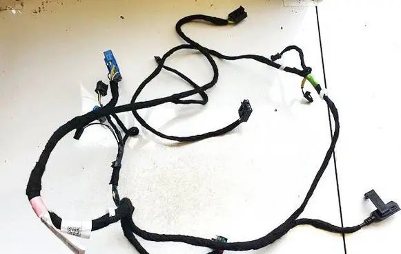Tesla Model Y Other wiring loom z92648937 p3067956-00-a
