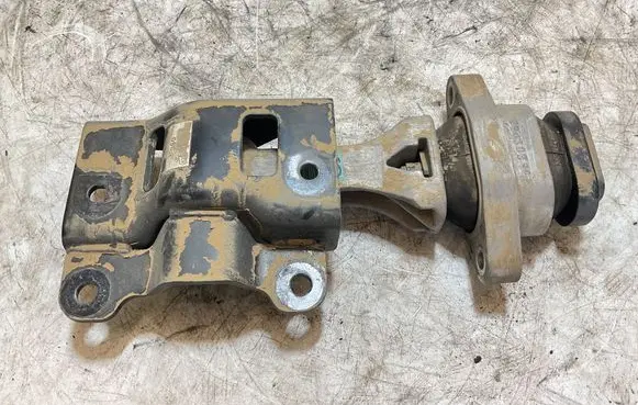 Hyundai i30 Engine mount bracket 220303