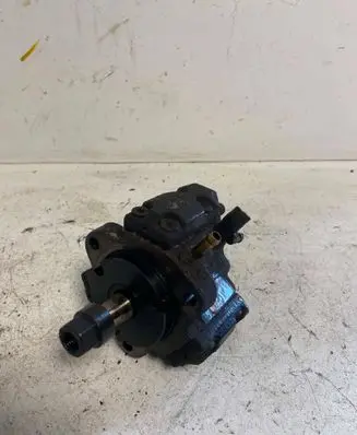 BMW 5 E39 Fuel injection high pressure pump 7787563