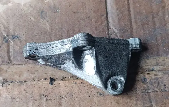 BMW 5 GT F07 Fuel pump bracket 13517810698 7810698