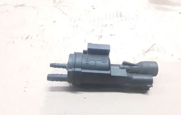 Mercedes-Benz E W211 Vacuum valve 0025407097 48B43625C02