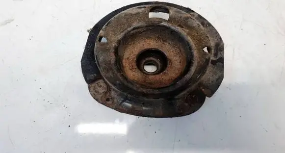 Subaru Forester SF Coil spring mount