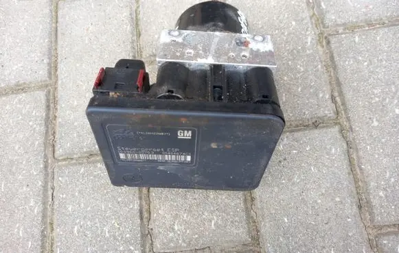 Opel Zafira B ABS Pump 10096005703 00404674C0