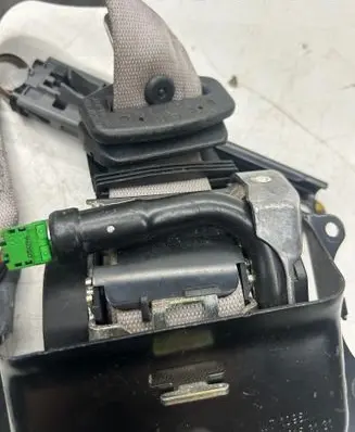 Mercedes-Benz E W211 Rear seatbelt 602040400 A2118600585