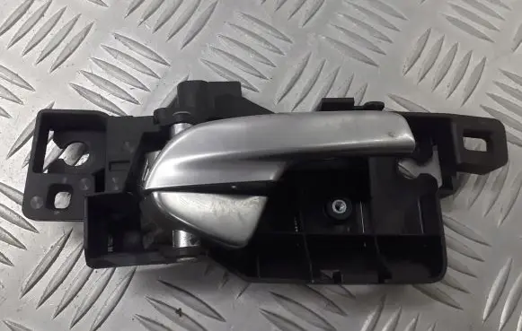 Ford Mondeo MK IV Rear door interior handle trim 6M20-U22600