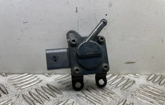 BMW 3 E90 E91 Exhaust gas pressure sensor 7808013