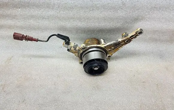 Audi Q3 F3 Water pump 010220802 05L907284