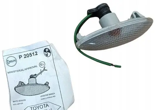 Toyota Auris 150 Front fender indicator light 8173002080