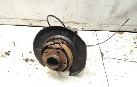 BMW X5 E53 Rear wheel hub 11656992304