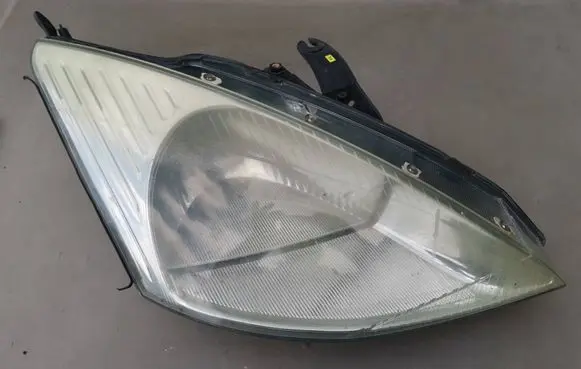 Ford Focus Headlight/headlamp
