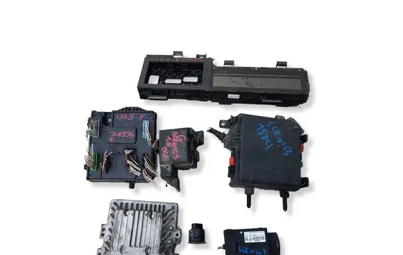 Renault Scenic III - Grand scenic III Engine control unit/module 237100668R