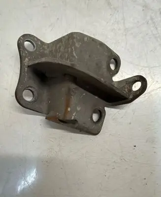 Iveco Daily 6th gen Muffler mount bracket/holder 5801934567