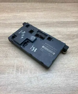 Mercedes-Benz E W211 Door control unit/module 2118208485