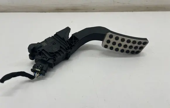 Mercedes-Benz CLA C118 X118 Accelerator throttle pedal A1773002100