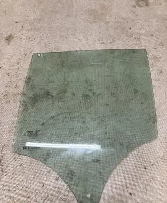 Rear door window glass