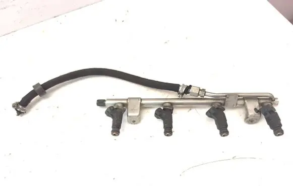 Audi A4 S4 B7 8E 8H Fuel main line pipe 06B133317N 06A906031BA