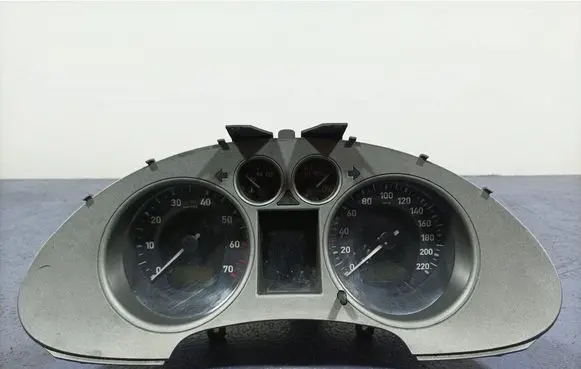 Speedometer (instrument cluster)