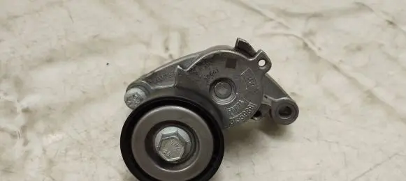 Volvo XC90 Alternator belt tensioner 31359881