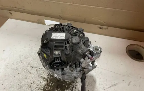 Hyundai i20 (PB PBT) Generator/alternator 2607271 373002A400