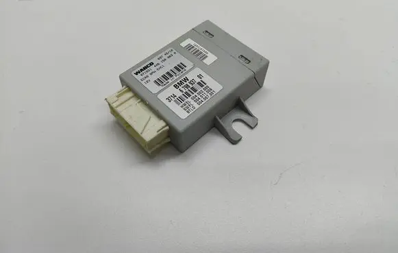 BMW 5 F10 F11 Air suspension control unit module (rear) 6798937 679893701 37146798937