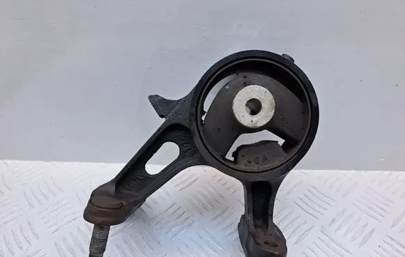 Toyota Verso Engine mount bracket 123710R050