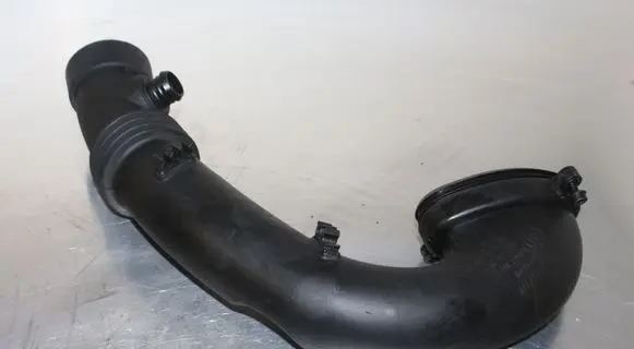 BMW X3 E83 Air intake duct part 7786777