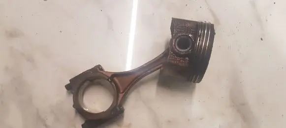 Lexus IS 200-300 Piston with connecting rod