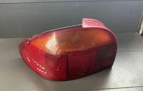 Ford Mondeo MK II Rear/tail lights 93B613N004