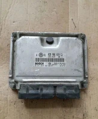Volkswagen Golf IV Engine control unit/module 038906019CJ 0281010302