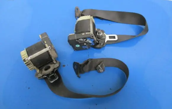 Opel Astra G Front seatbelt
