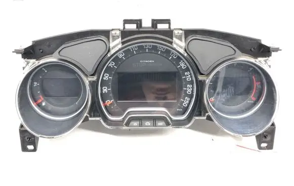 Speedometer (instrument cluster)