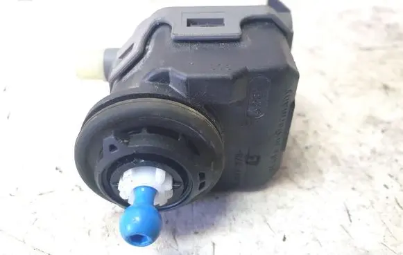 Nissan Primera Headlight level adjustment motor 7700420737