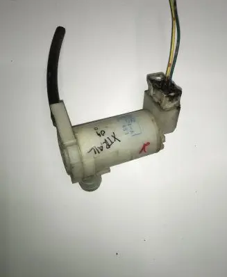 Nissan X-Trail T30 Windscreen/windshield washer pump 2224624A MC212