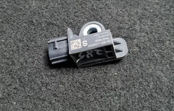 Nissan X-Trail T32 Airbag deployment crash/impact sensor 988303RA0A