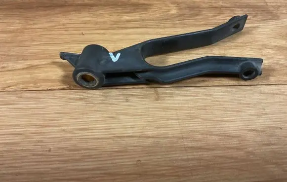 Opel Astra H Radiator mount bracket 13162131