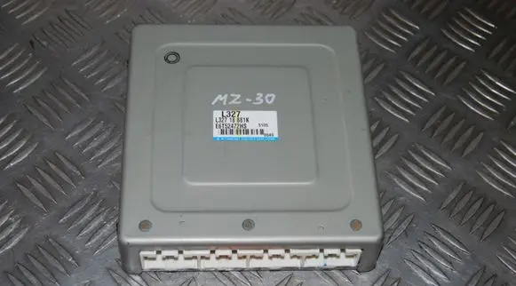 Mazda 6 Engine control unit/module L32718881K