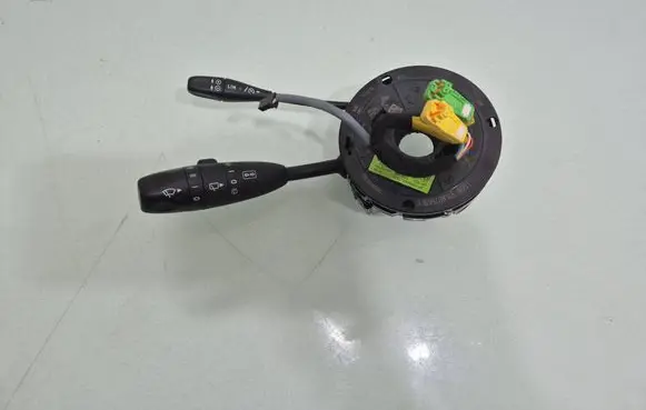 Mercedes-Benz B W245 Wiper turn signal indicator stalk/switch A1695408145