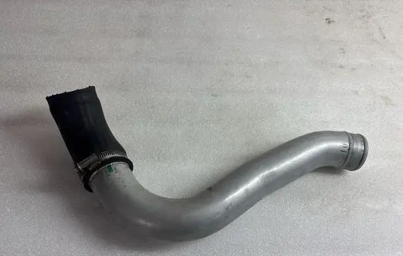 Intercooler hose/pipe