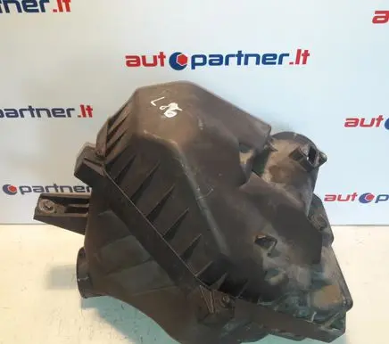 Honda CR-V Air filter box