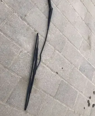 Volkswagen Transporter - Caravelle T4 Front wiper blade arm 701955410
