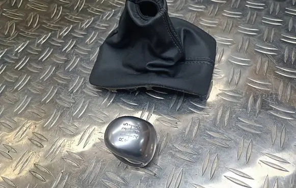 Peugeot 208 I Gear lever shifter trim leather/knob 