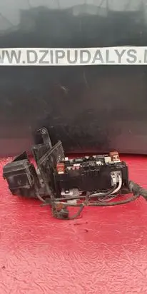 Toyota Land Cruiser (J120) Fuse module